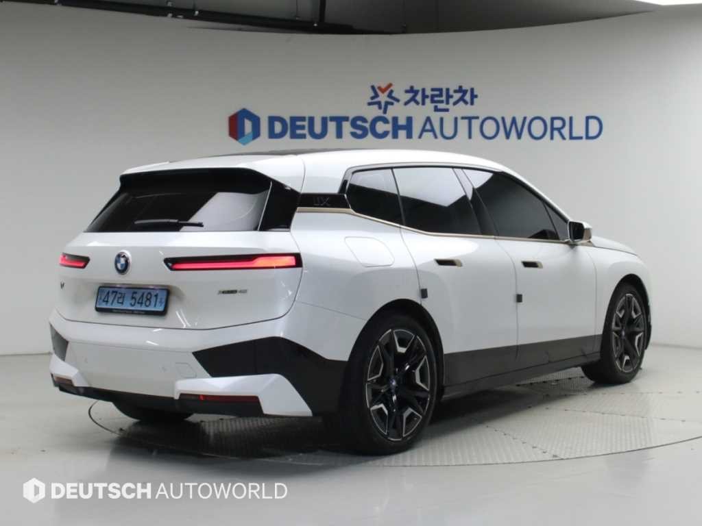 BMW iX xDrive 40 퍼스트 에디션 이미지 3