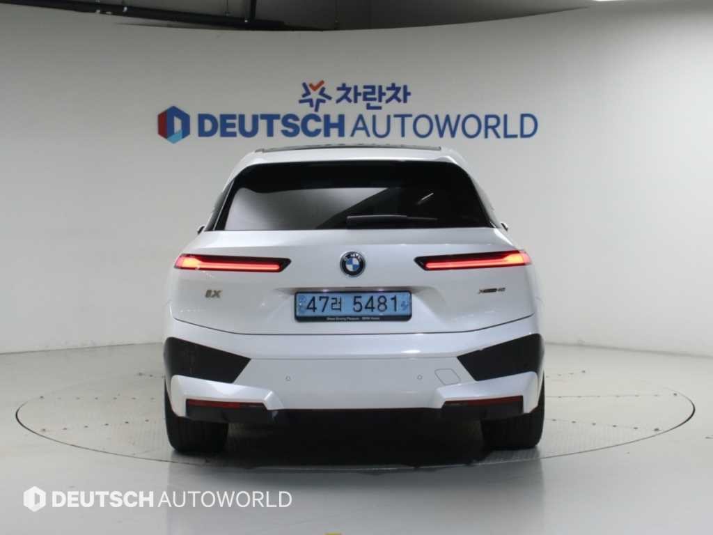 BMW iX xDrive 40 퍼스트 에디션 이미지 5