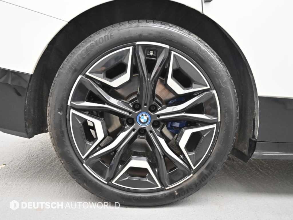 BMW iX xDrive 40 퍼스트 에디션 이미지 6