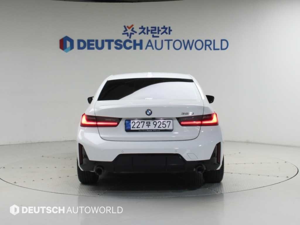 BMW 3시리즈 3시리즈 (G20) 320i M 스포츠 이미지 4