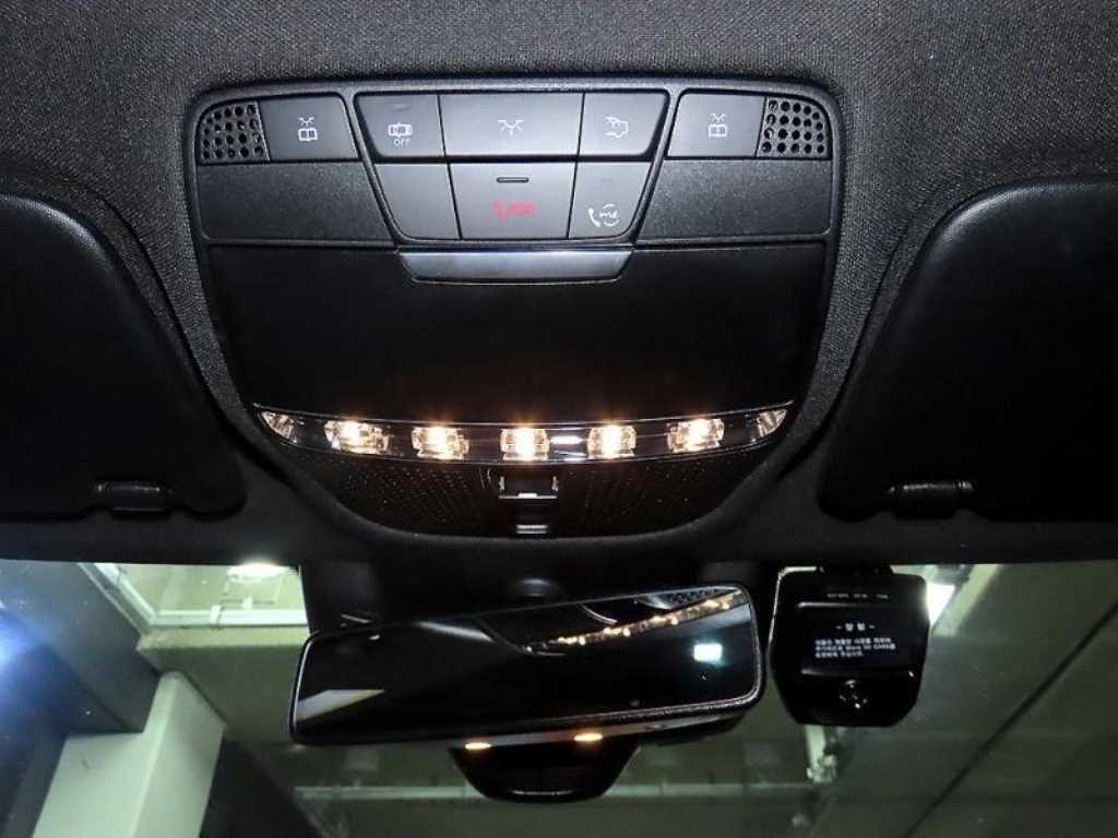 벤츠 C 클래스 C클래스 W205 C43 AMG 4MATIC 이미지 15