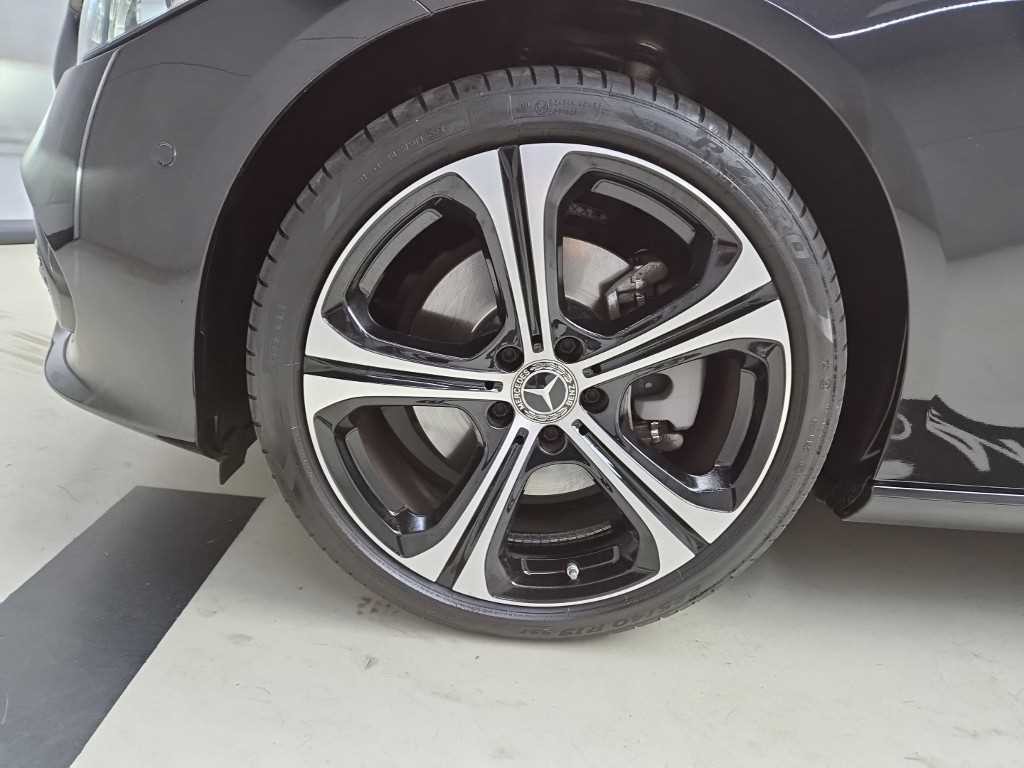 벤츠 C 클래스 C클래스 W206 C300 4MATIC 아방가르드 이미지 17