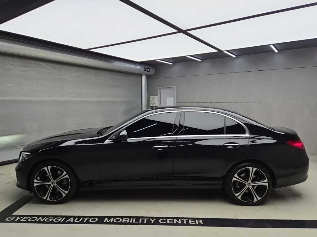 벤츠 C 클래스 C클래스 W206 C300 4MATIC 아방가르드 이미지 4