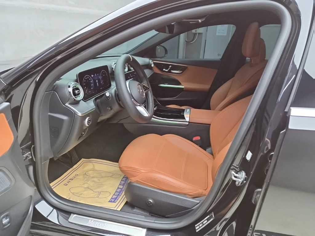 벤츠 C 클래스 C클래스 W206 C300 4MATIC 아방가르드 이미지 5