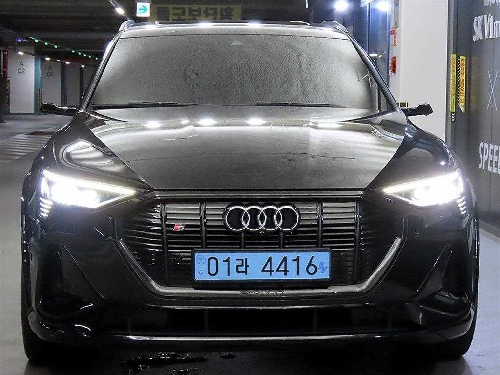 아우디 e-트론 S 스포트백 이미지 2