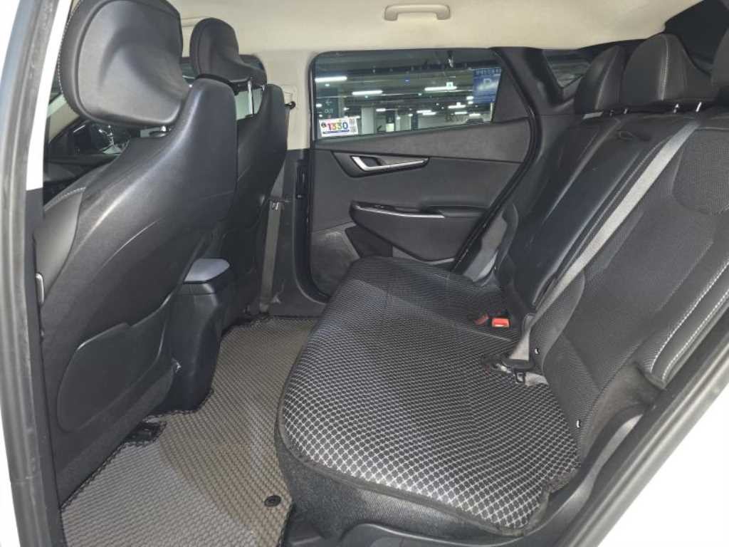 기아 EV6 롱레인지 AWD 에어 이미지 8