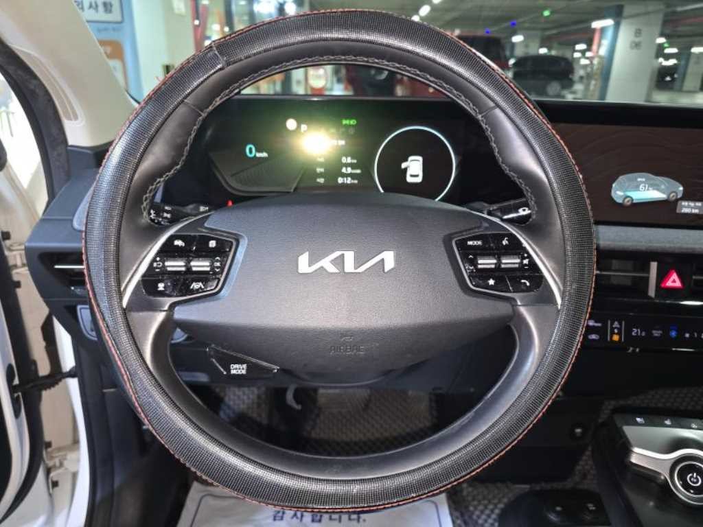 기아 EV6 롱레인지 AWD 에어 이미지 9
