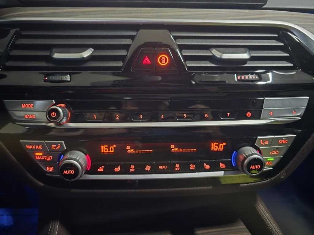 BMW 5시리즈 5시리즈 (G30) 530e M 스포츠 이미지 15