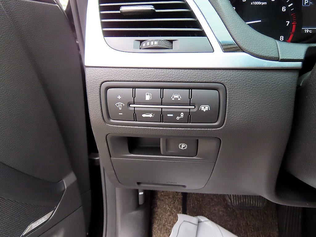 제네시스 G80 3.3 GDI AWD 프리미엄 럭셔리 이미지 12