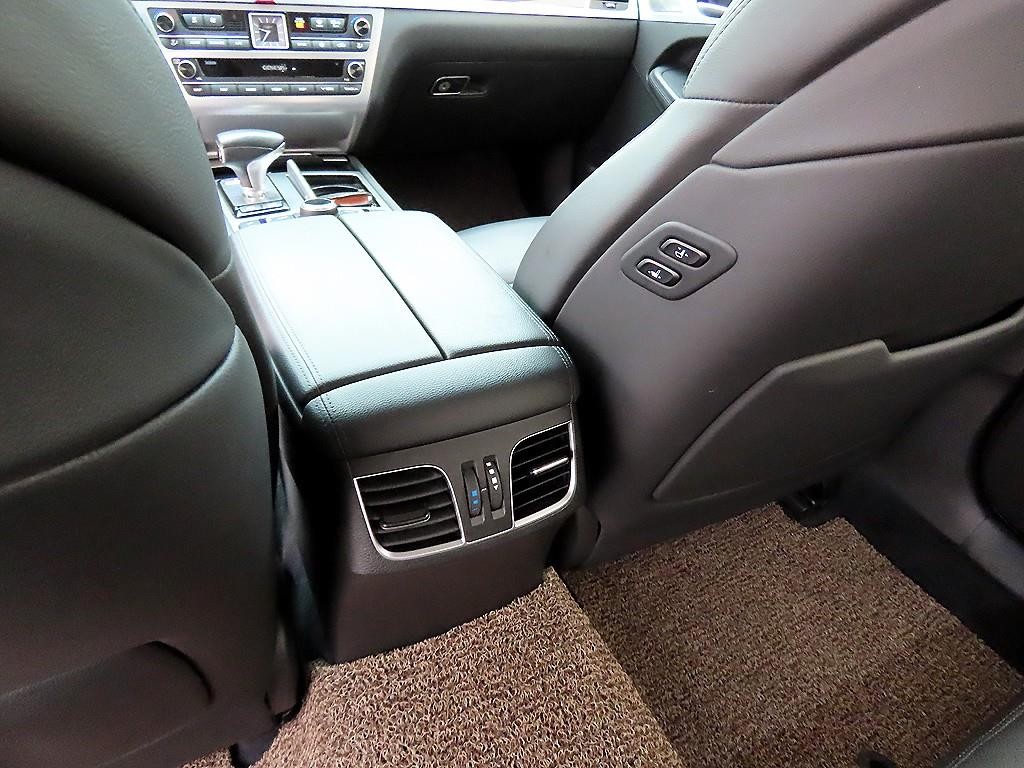 제네시스 G80 3.3 GDI AWD 프리미엄 럭셔리 이미지 16