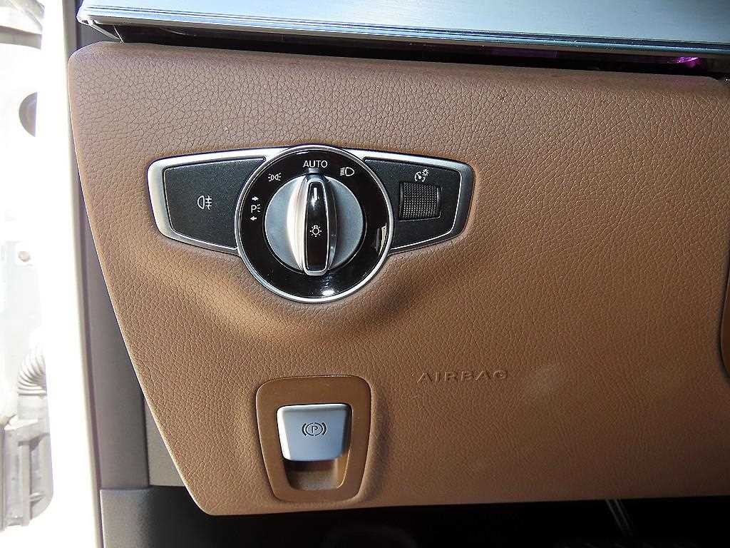 벤츠 E 클래스 E-클래스 W213 E250 아방가르드 이미지 12