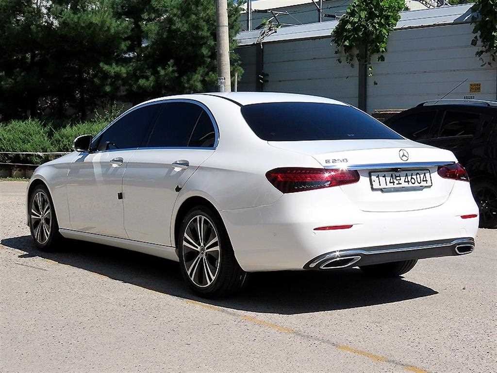 벤츠 E 클래스 E-클래스 W213 E250 아방가르드 이미지 3