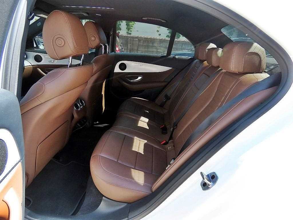 벤츠 E 클래스 E-클래스 W213 E250 아방가르드 이미지 6