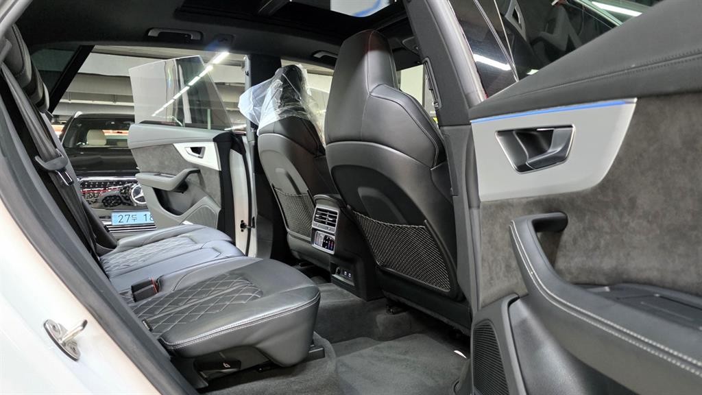 아우디 Q8 50 TDI 콰트로 프리미엄 이미지 11