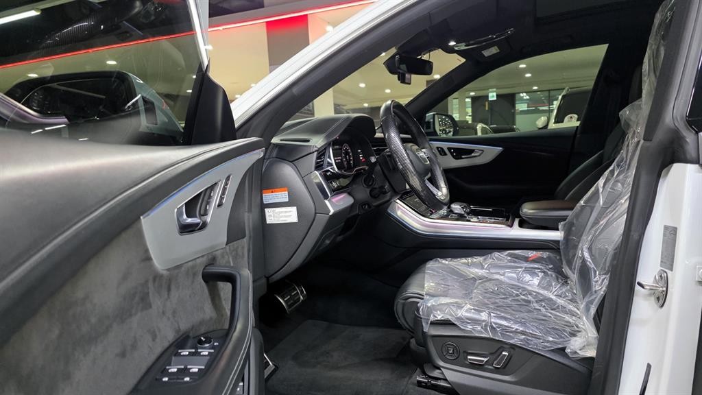 아우디 Q8 50 TDI 콰트로 프리미엄 이미지 12