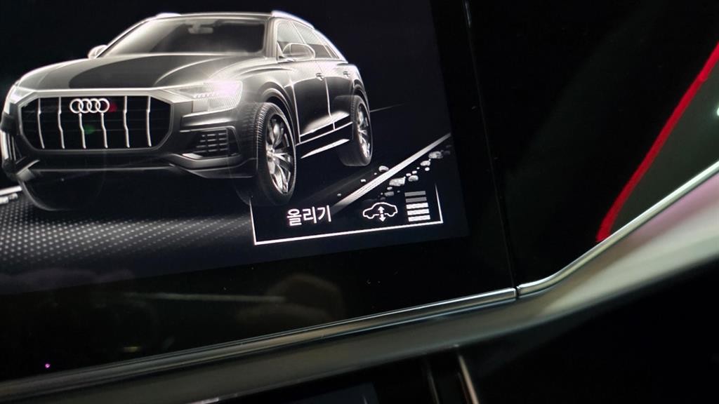 아우디 Q8 50 TDI 콰트로 프리미엄 이미지 3