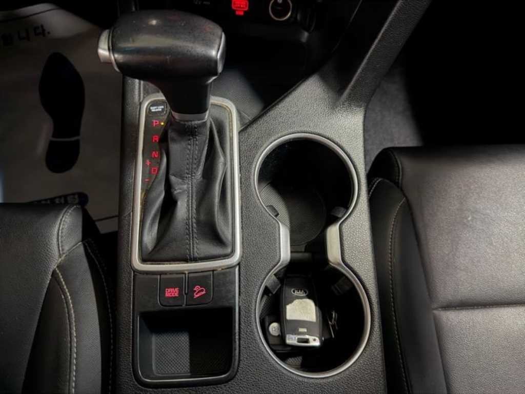 기아 스포티지 스포티지 더 볼드 2.0 디젤 2WD 럭셔리 이미지 12