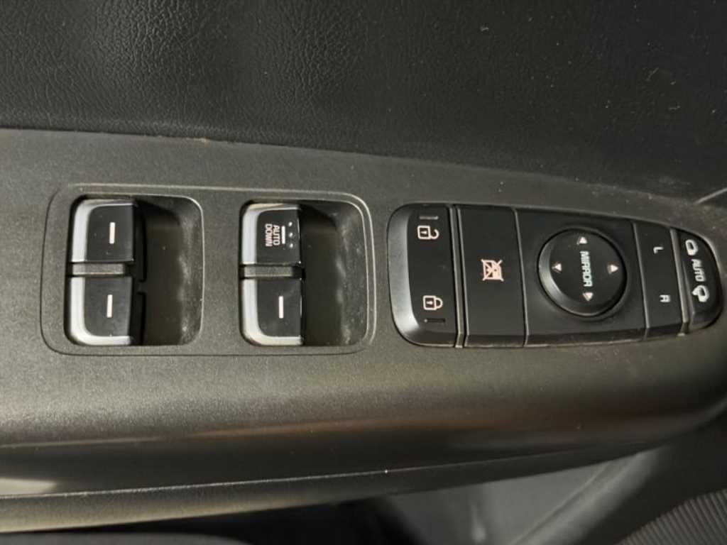 기아 스포티지 스포티지 더 볼드 2.0 디젤 2WD 럭셔리 이미지 14