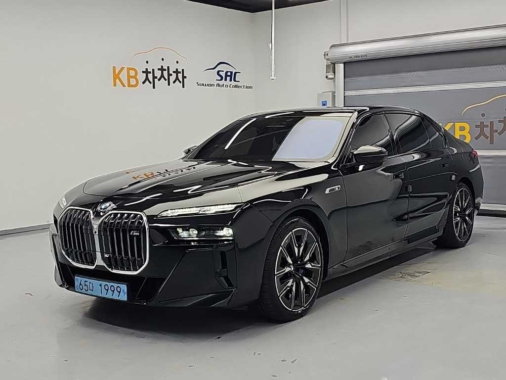BMW i7 BMW i7 M70 xDrive 이미지 1