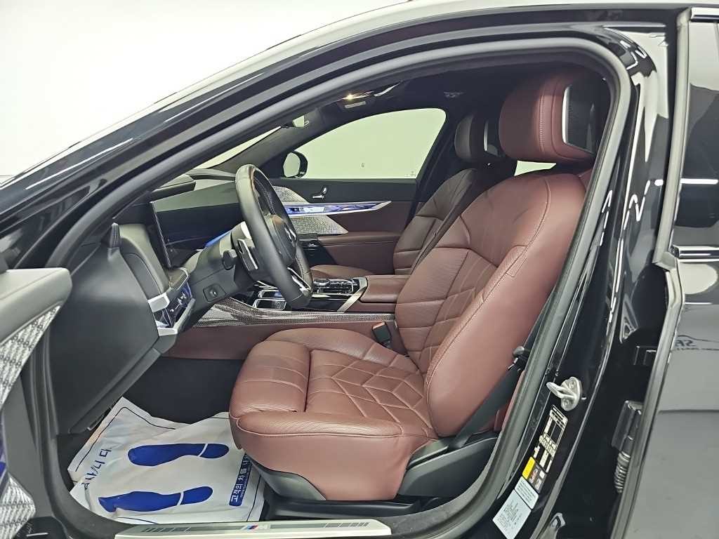 BMW i7 BMW i7 M70 xDrive 이미지 11