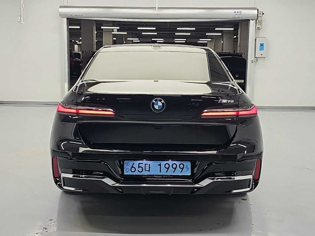 BMW i7 BMW i7 M70 xDrive 이미지 3