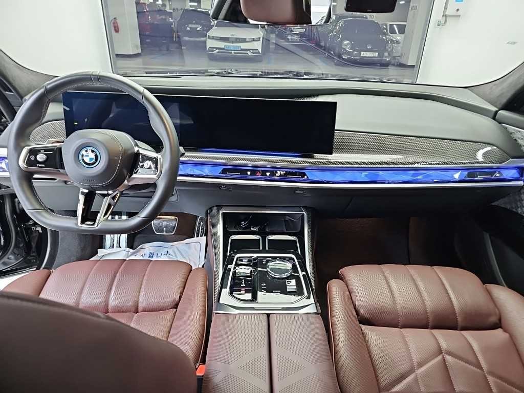 BMW i7 BMW i7 M70 xDrive 이미지 7