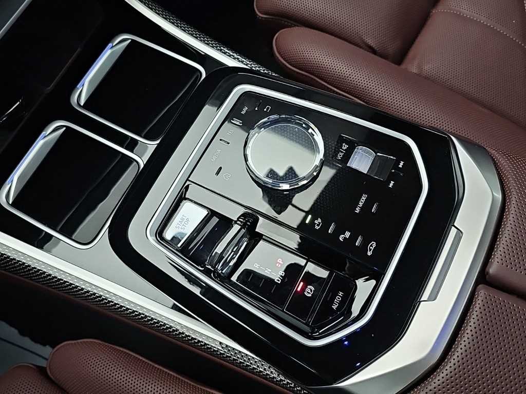 BMW i7 BMW i7 M70 xDrive 이미지 8