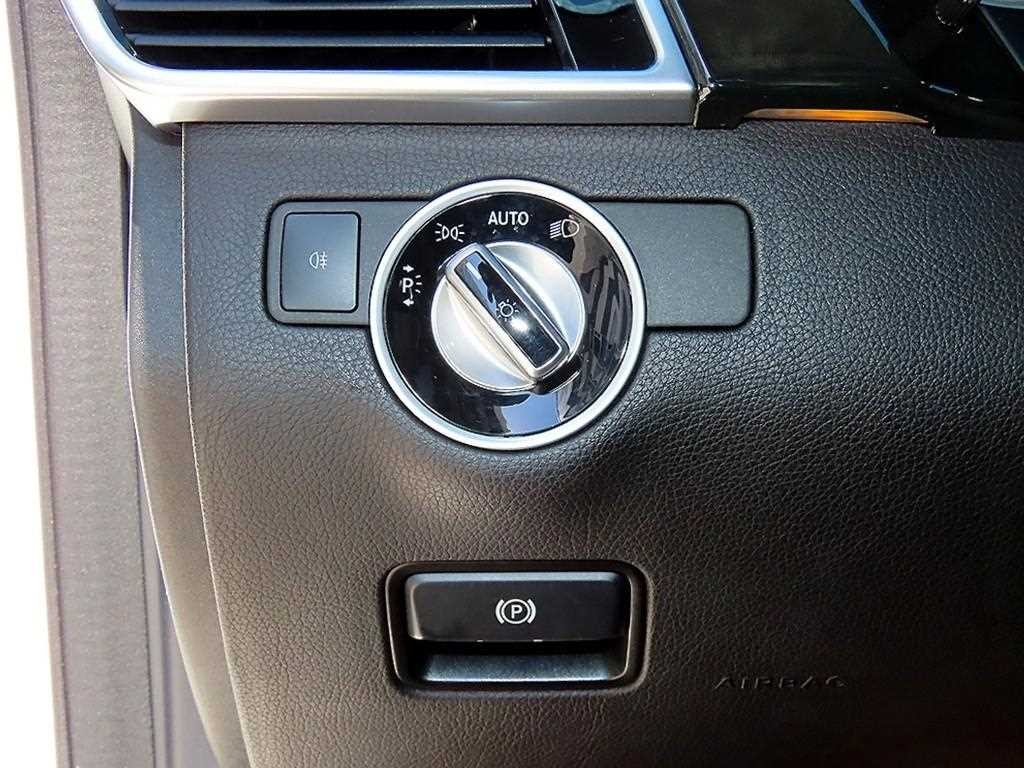 벤츠 GLE 클래스 GLE 클래스 W166 GLE 350 d 4MATIC 이미지 12
