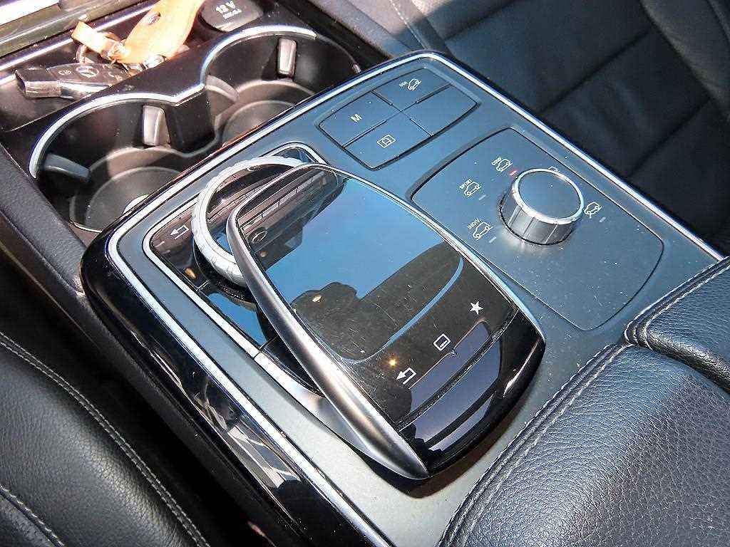 벤츠 GLE 클래스 GLE 클래스 W166 GLE 350 d 4MATIC 이미지 13