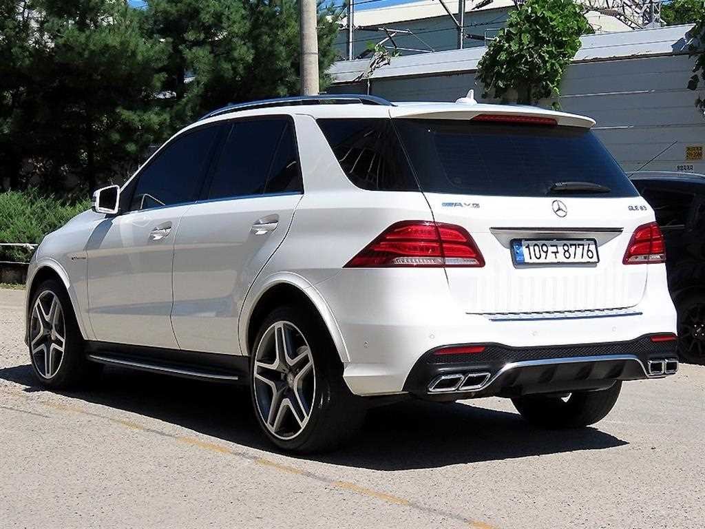 벤츠 GLE 클래스 GLE 클래스 W166 GLE 350 d 4MATIC 이미지 3