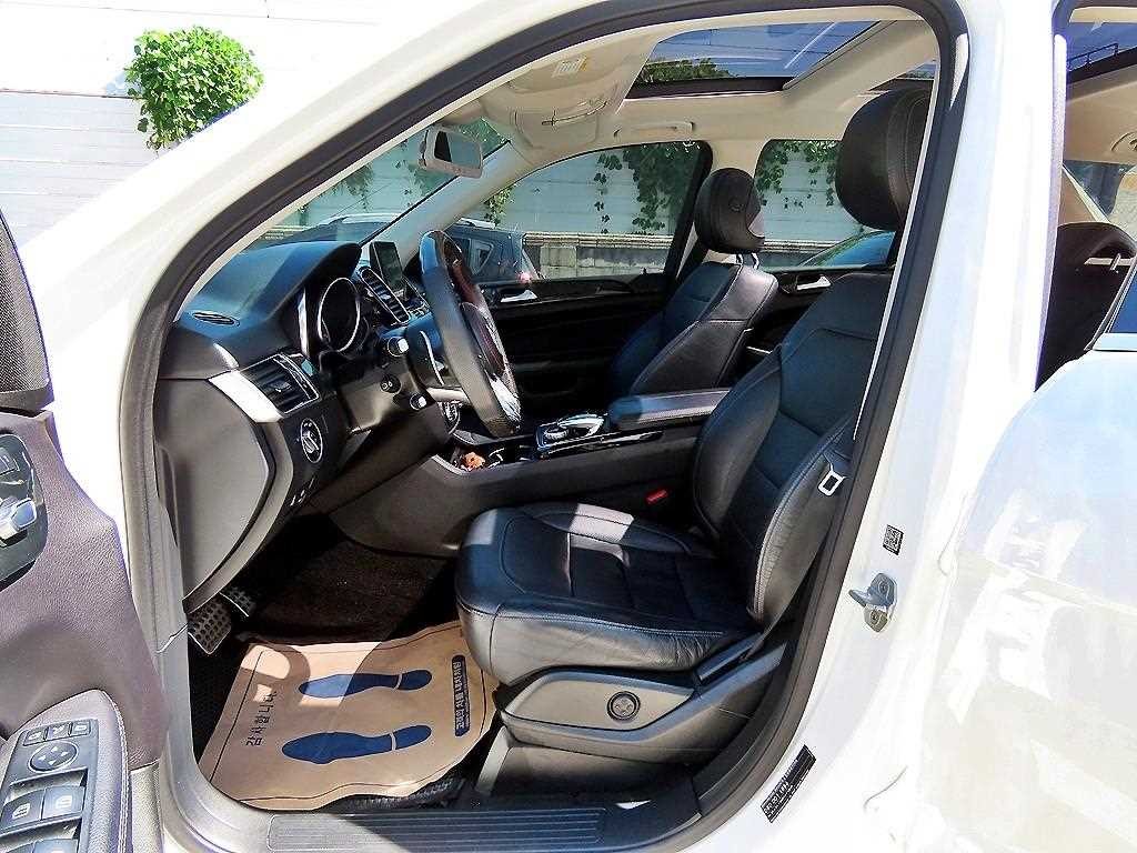 벤츠 GLE 클래스 GLE 클래스 W166 GLE 350 d 4MATIC 이미지 5