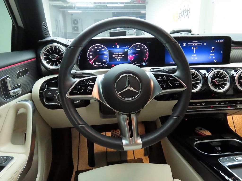 벤츠 A 클래스 A클래스 W177 A220 세단 이미지 7