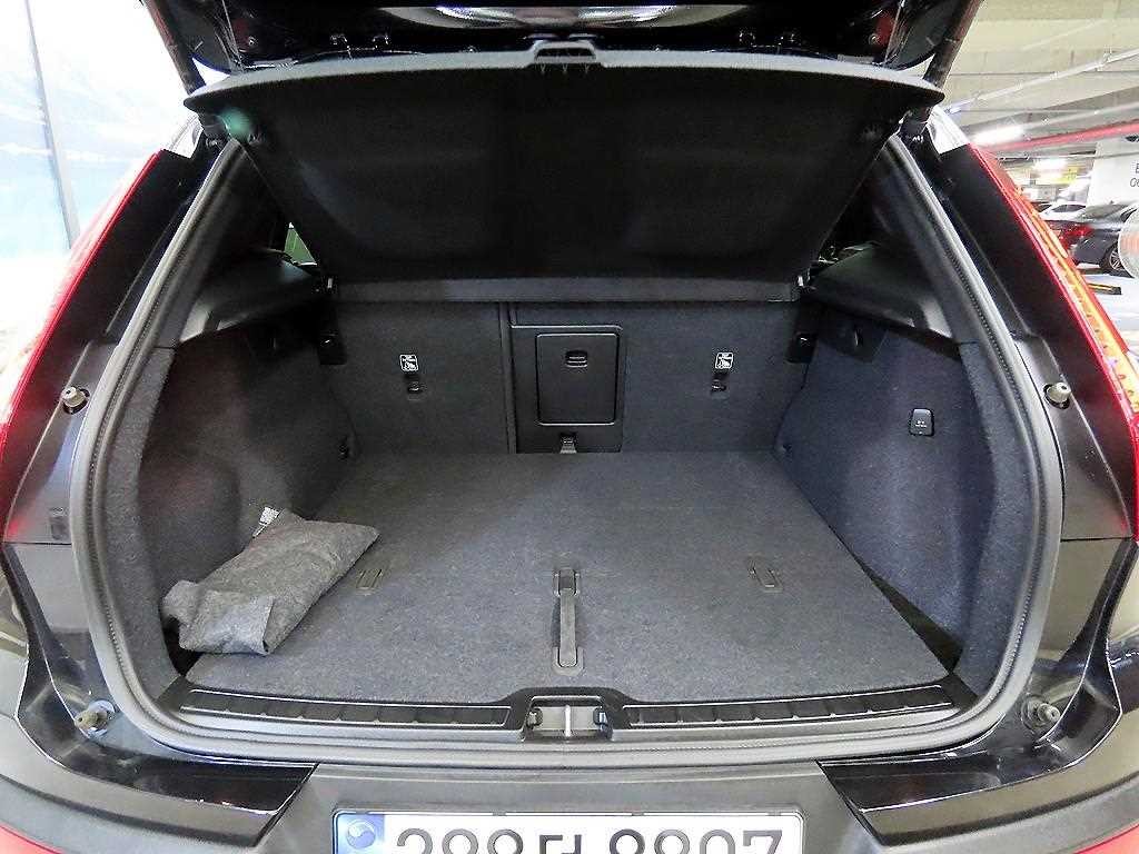 볼보 XC40 B4 AWD 플러스 브라이트 이미지 16