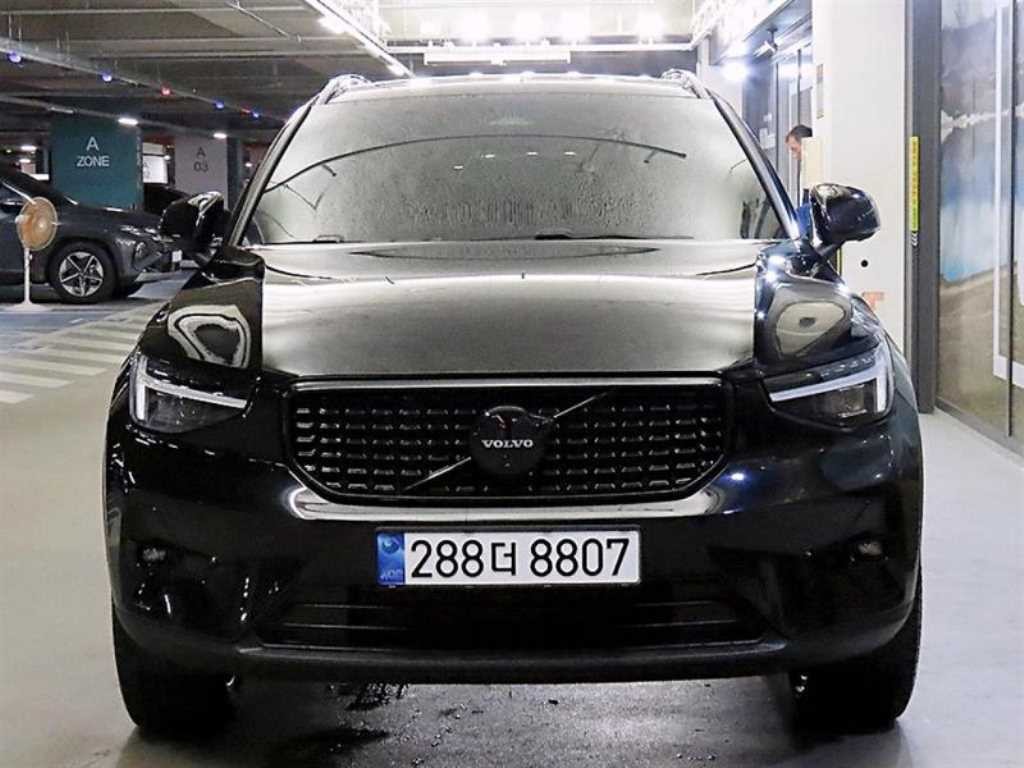 볼보 XC40 B4 AWD 플러스 브라이트 이미지 2