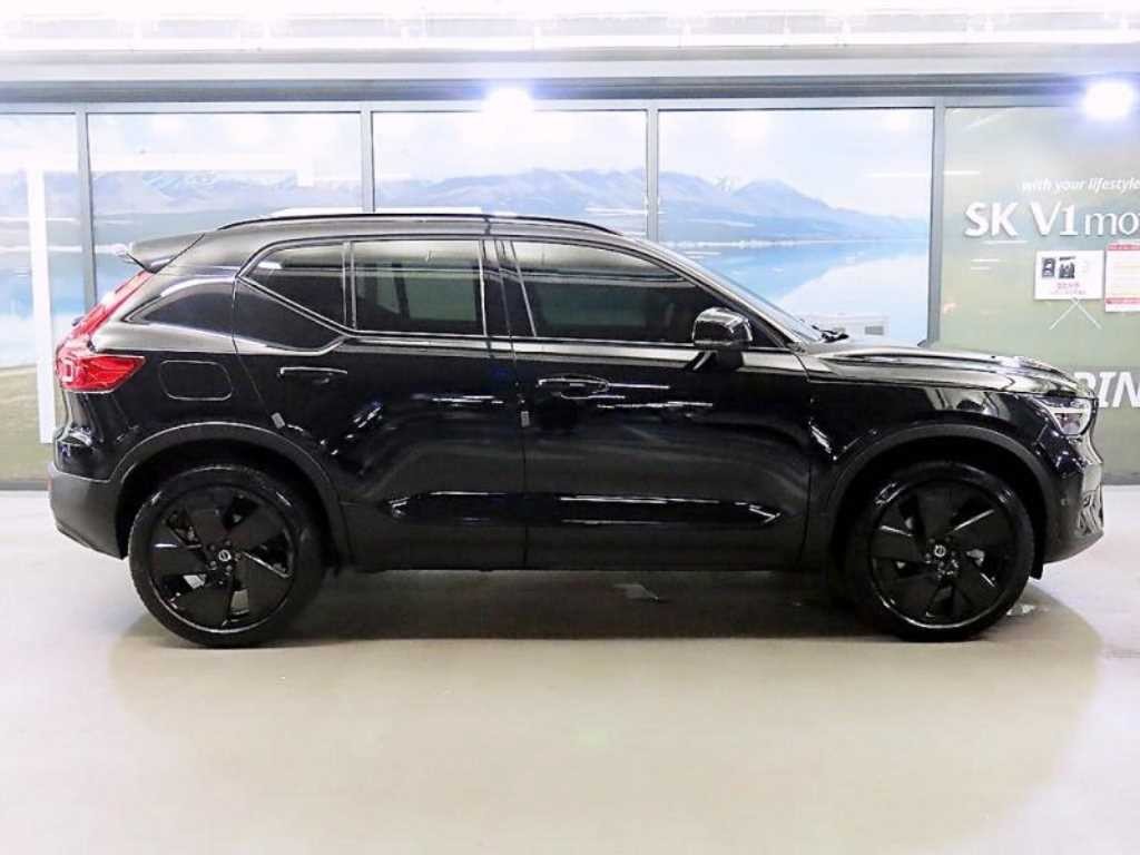 볼보 XC40 B4 AWD 플러스 브라이트 이미지 3