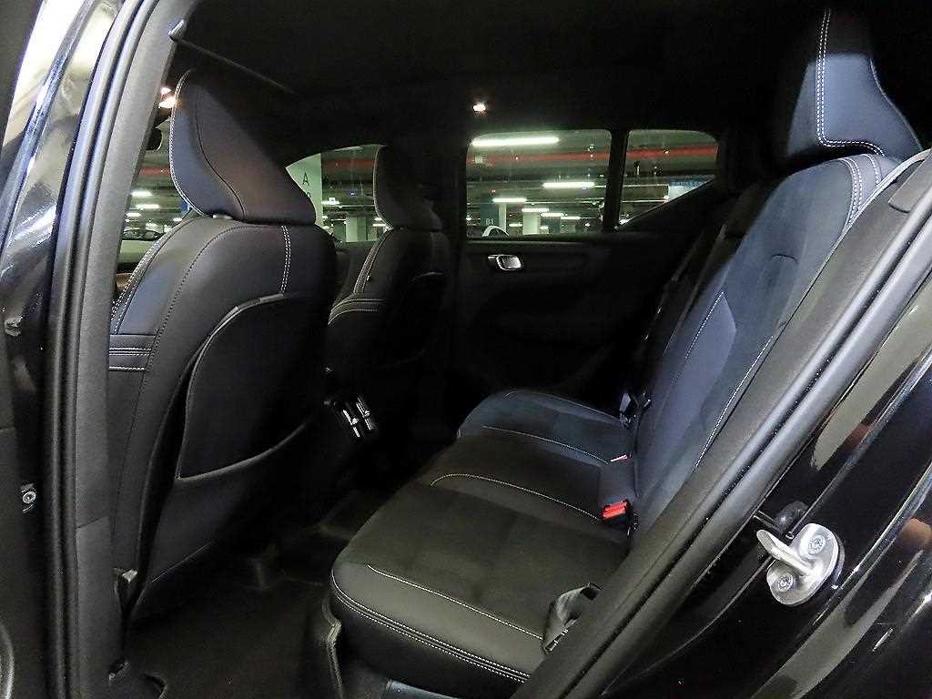 볼보 XC40 B4 AWD 플러스 브라이트 이미지 7