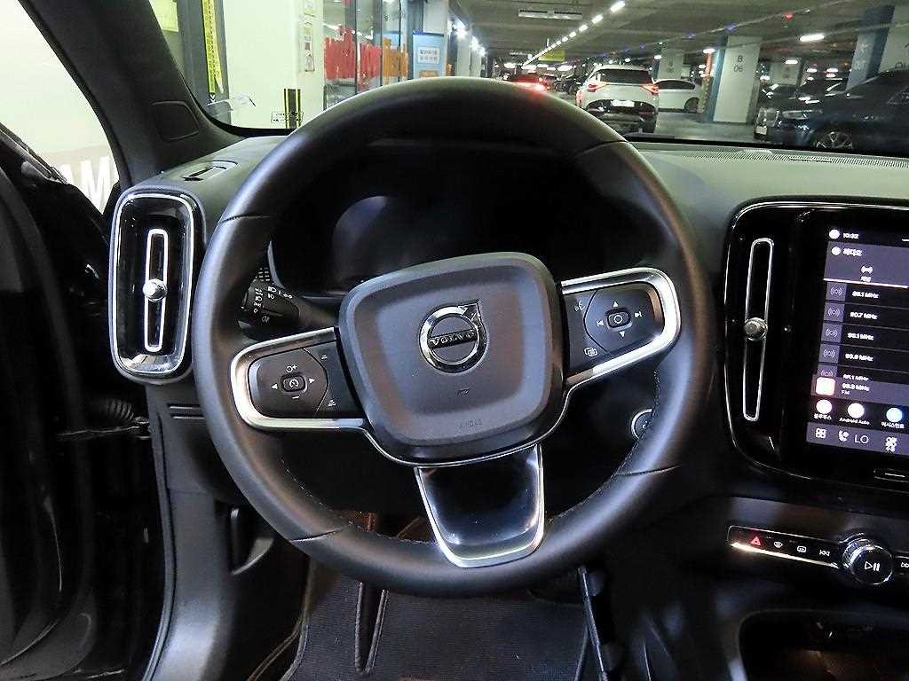볼보 XC40 B4 AWD 플러스 브라이트 이미지 8