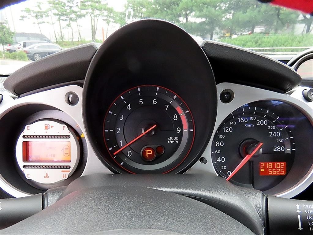 닛산 Z 370Z 쿠페 이미지 8
