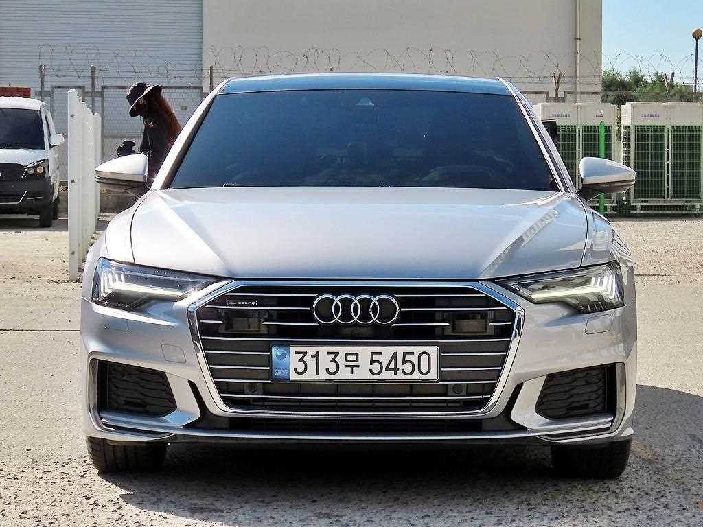 아우디 A6 A6 (C8) 45 TFSI 프리미엄 이미지 1