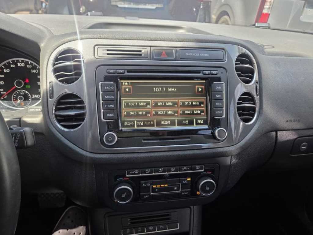 폭스바겐 티구안 뉴티구안 2.0 TDI 블루모션 이미지 15