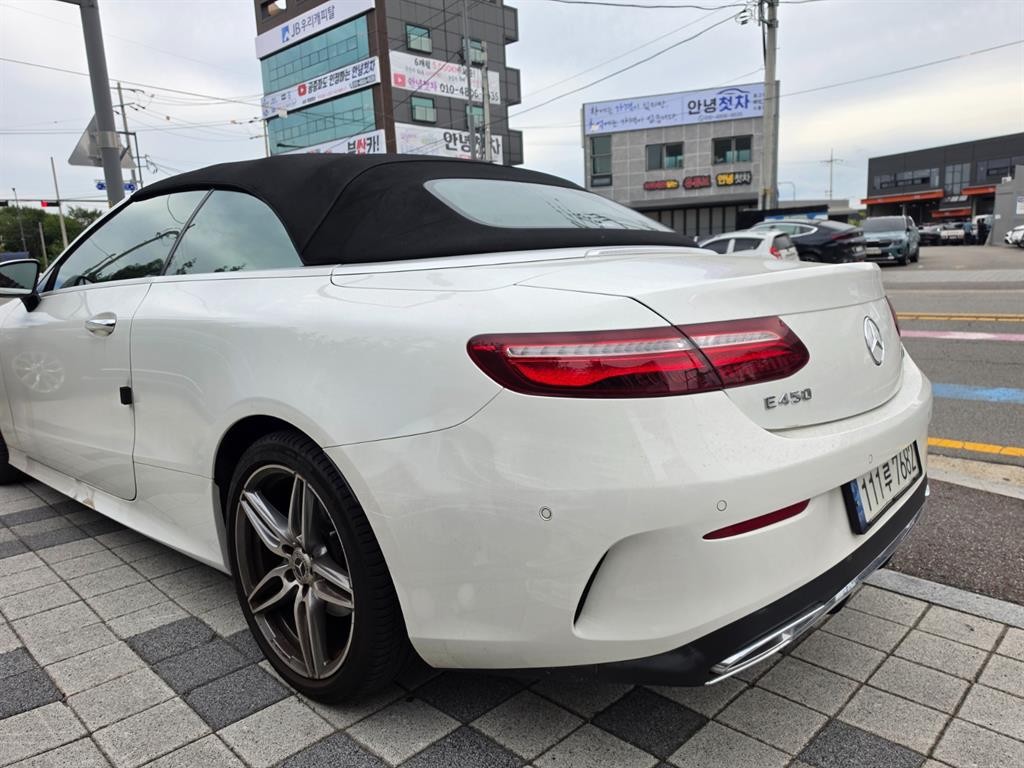 벤츠 E 클래스 E-클래스 W213 E220d 카브리올레 이미지 4