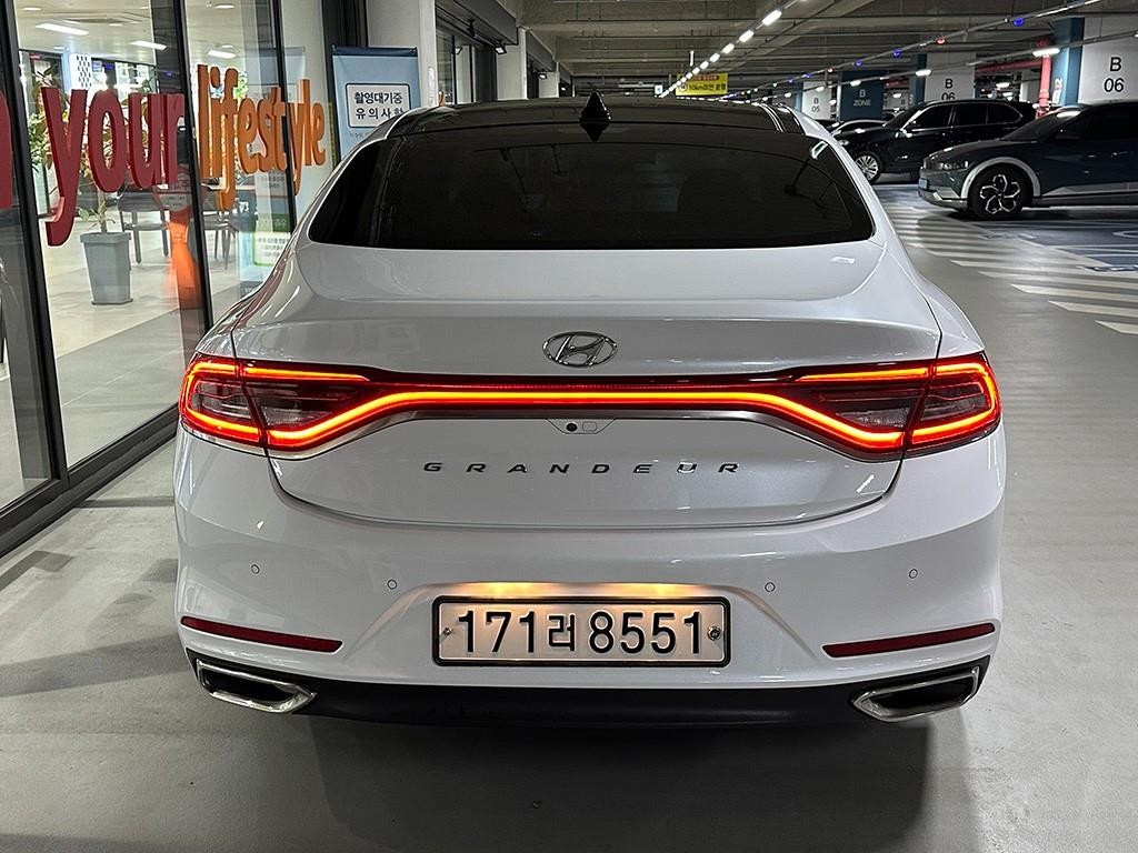 현대 그랜저 그랜저 IG 2.4 GDI 프리미엄 스페셜 이미지 5