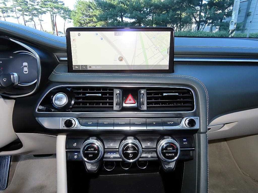 제네시스 G70 더 뉴 G70 가솔린 2.0T 2WD 이미지 13