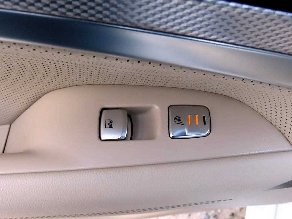 제네시스 G70 더 뉴 G70 가솔린 2.0T 2WD 이미지 16
