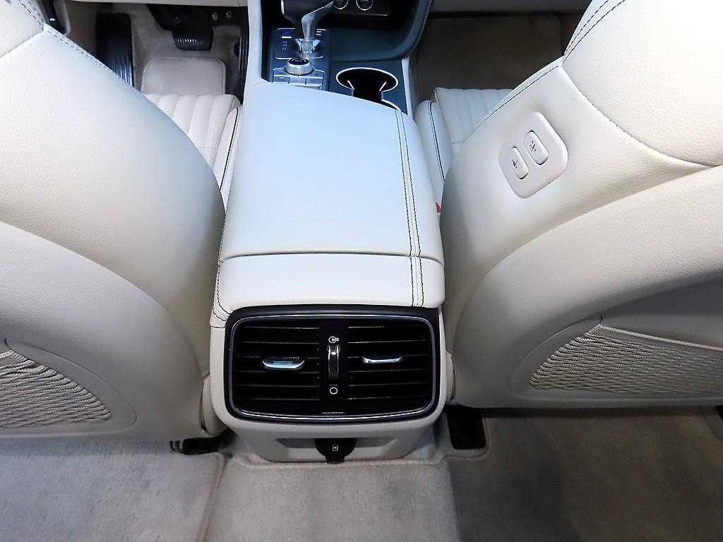 제네시스 G70 더 뉴 G70 가솔린 2.0T 2WD 이미지 17