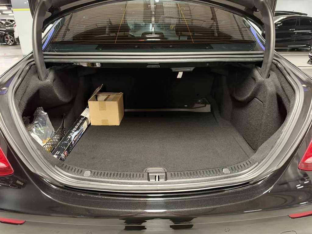 벤츠 E 클래스 E-클래스 W213 E220d 4MATIC 아방가르드 이미지 20