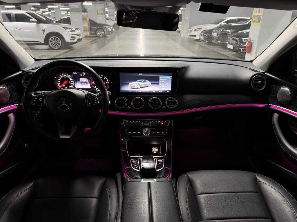 벤츠 E 클래스 E-클래스 W213 E220d 4MATIC 아방가르드 이미지 5