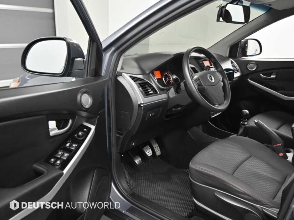 KG모빌리티(쌍용) 코란도 뉴코란도C 4WD 2.0 KX 이미지 11