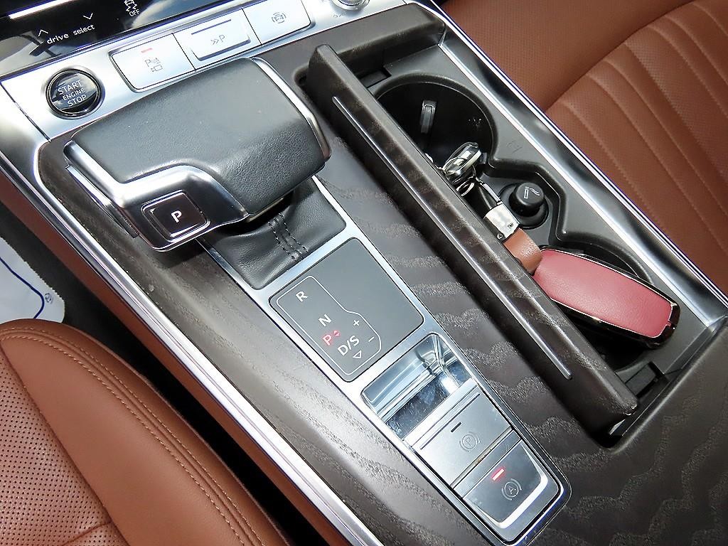 아우디 A6 A6 (C8) 45 TFSI 콰트로 프리미엄 이미지 11