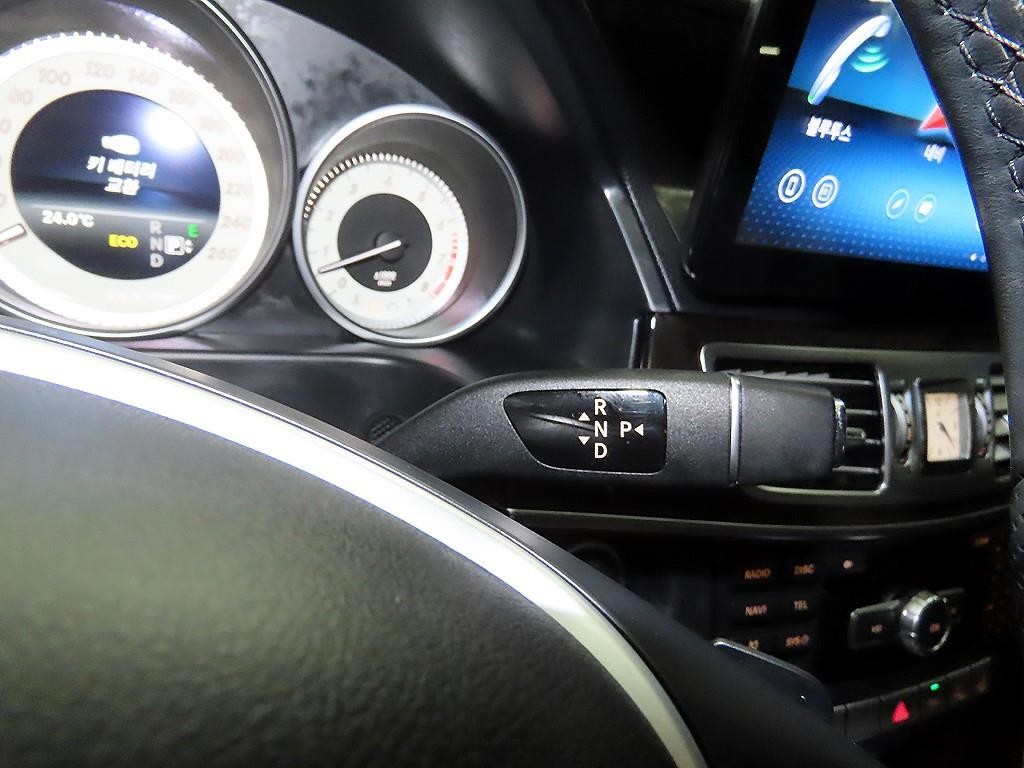 벤츠 E 클래스 E-클래스 W212 E300 4MATIC 아방가르드 이미지 12